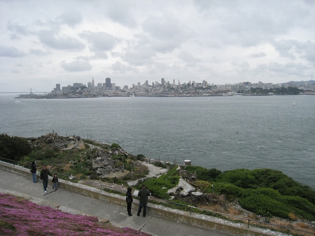 2011 Bay 2 Breakers Saturday 0680.JPG - I was able to participate in the 2011, 100th anniversary of the San Francisco Bay to Breakers 12K race. A great weekend for sight seeing and racing.